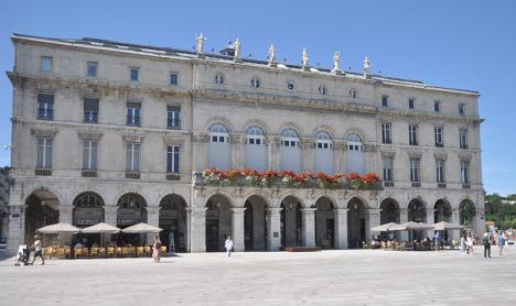 L'édifice abritant l'hôtel de ville de Bayonne et le théâtre Michel-Portal, sur la place de la Liberté. © Pantxoa, 2019, CC BY-SA 4.0