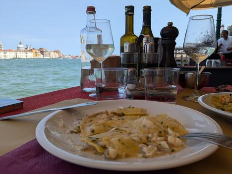 Raviolis au bar servi au restaurant La Palanca à Venise. © Photo Ludovic Sanejouand