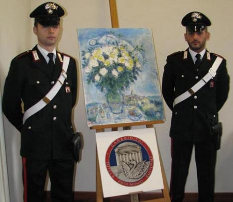 Le Nu au bouquet de Chagall entre deux carabiniers - source ww.beniculturali.it / © 2013 Ministero per i Beni e le Attività Culturali