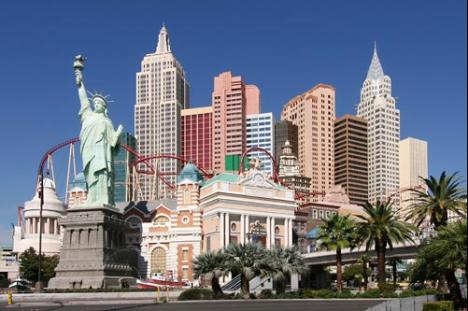 La copie de la Statue de la Liberté devant le casino à Las Vegas