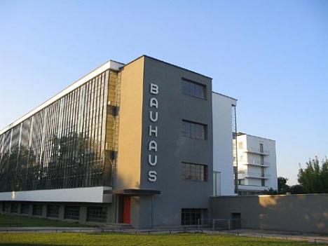 L'actuel bâtiment du Bauhaus à Dessau © Photo Cethegus - 2005