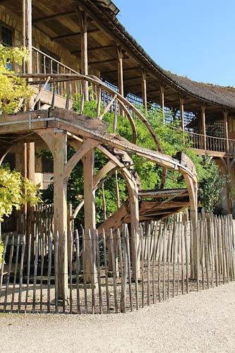 Vue du Hameau de la Reine et détail de la Maison de la Reine - 20 septembre 2014 © photo Ludovic Sanejouand