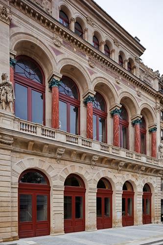 Façade de la Gaîté Lyrique © Manuelle Gautrand architecture - photo Vincent Fillon