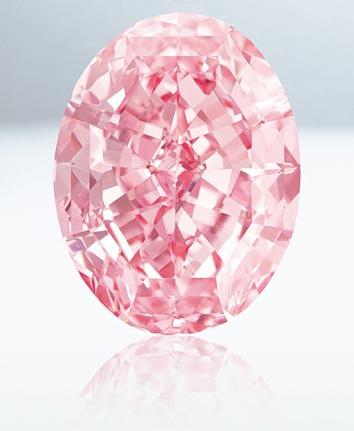 Le diamant CTF Pink Star, 59,60 carat, 2,69 x 2,06 cm, 11,92 grammes © Photo Sotheby's Hong Kong