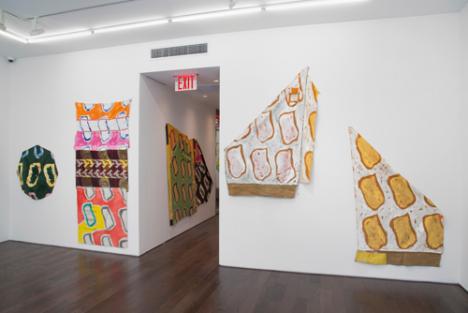 L'exposition des oeuvres de Claude Viallat dans les nouveaux espaces de la galerie Ceysson et Bénétière de New York