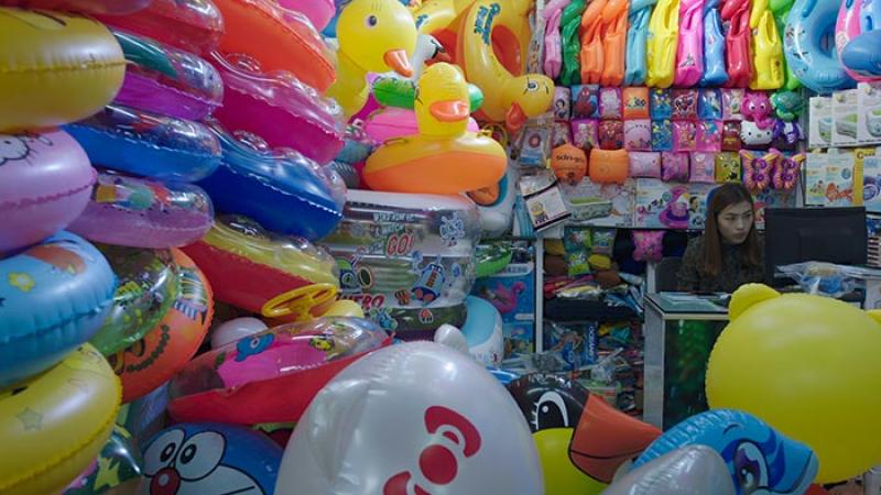 Mika Rottenberg, Cosmic Generator - Goldsmiths CCA