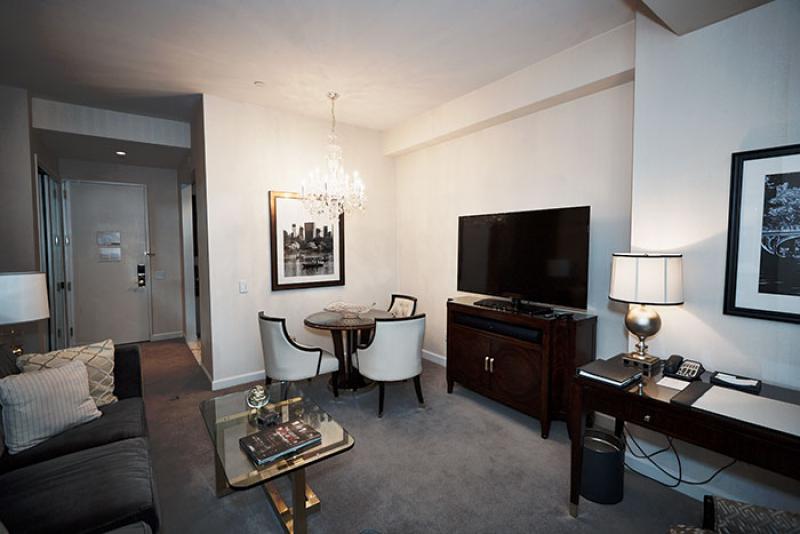 Suite de l'hôtel Trump avant l'intervention du groupe Indecline