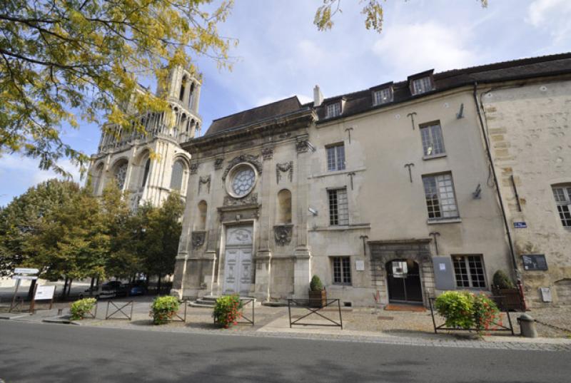 Le Musée de l'Hôtel-Dieu, à Mantes-la-Jolie. Crédit : ville de Mantes-la-Jolie 