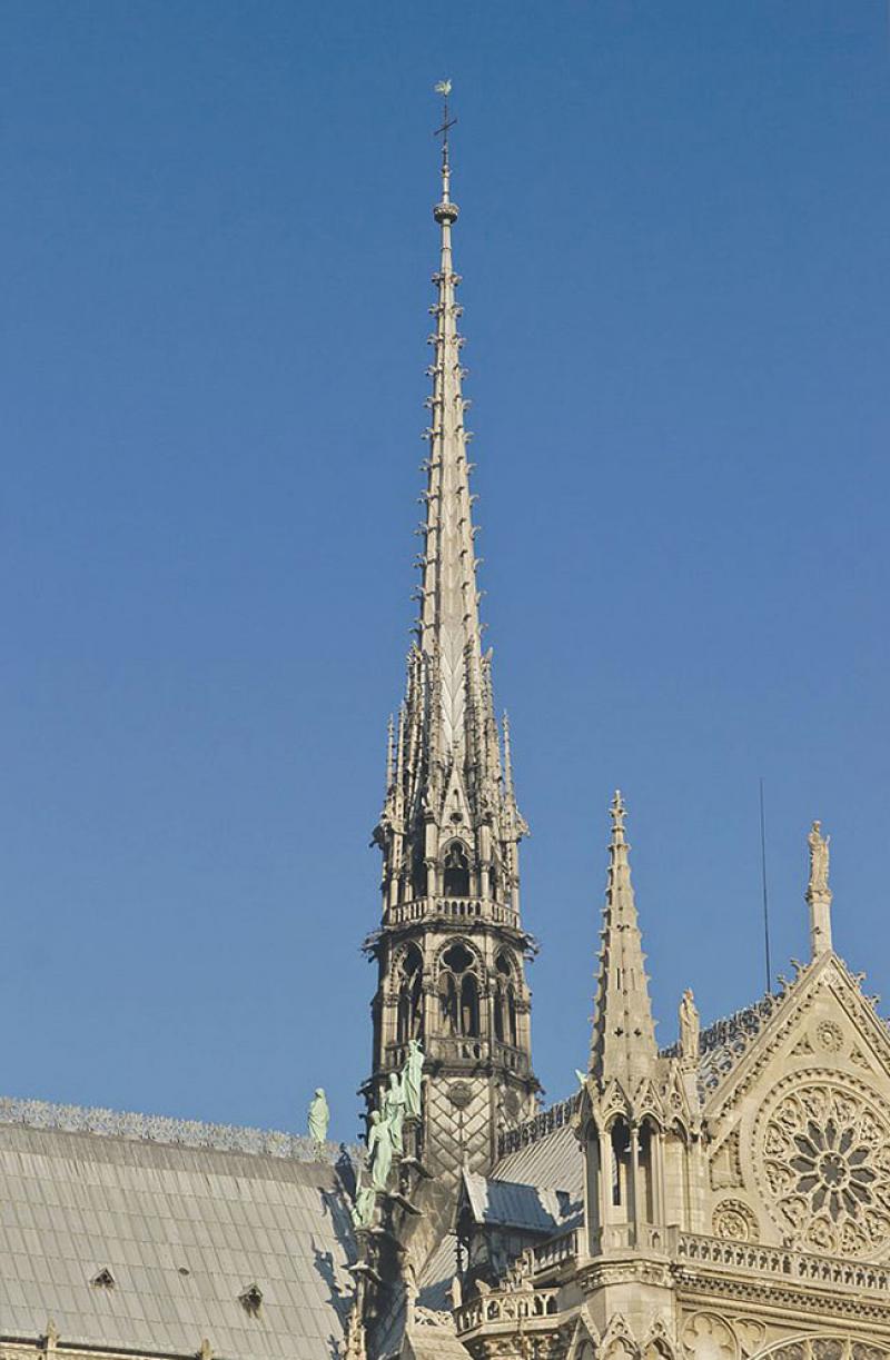 Cathédrale Notre-Dame de Paris, la flèche de Viollet-le-Duc en 2011. © Photo Jebulon.
