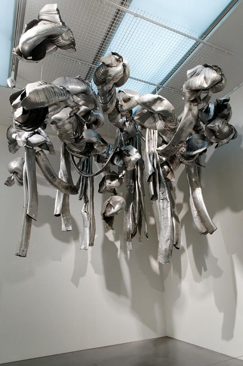 Marisa Merz (1931-2019), Sans titre, oeuvre en aluminium suspendue, exposée en 1966 au domicile de l'artiste et acquise par la Tate Modern en 2009 - Photo Marie-Lan Nguyen