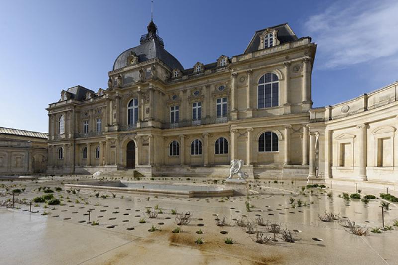 Façade du Musée de Picardie avec la Cour d'honneur réaménagée. © Photo Alice Sidoli/Musée de Picardie.