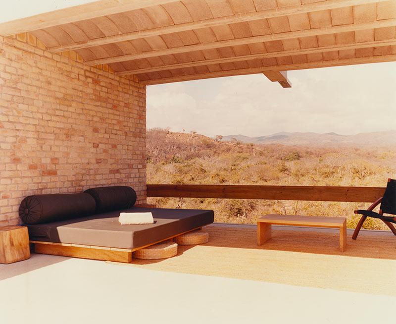 Chambre ouverte sur l'extérieur de l'hôtel Terrestre conçu par Alberto Kalach à Puerto Escondido, Mexique. © Tom de Peyret