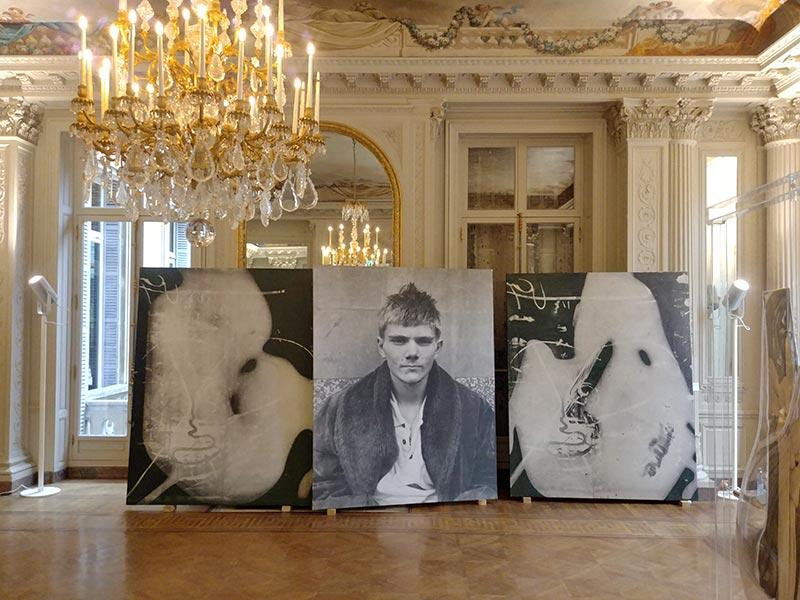 Dario Villabla, Homeless-Organicos (1999) 250 x 600 cm, galerie Luis Adelantado © Photo Ludovic Sanejouand