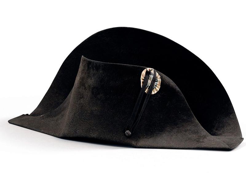 Bicorne de Napoléon Ier porté durant la campagne de Prusse et de Pologne en 1807. © Sotheby's