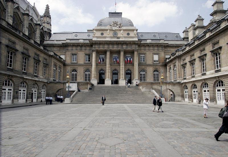 Le Palais de justice de Paris, sur la cour du Mai. © Nitot, CC BY-SA 3.0