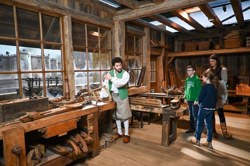 Parcours immersif de la Cité de l'Histoire : échoppe d'un artisan à l'époque de la Révolution française. © Cité de l'Histoire