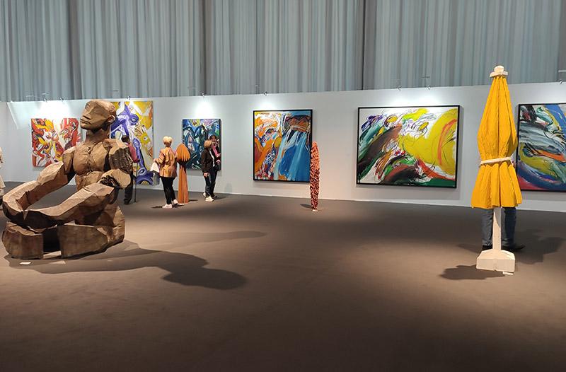 Exposition de la collection de Ewald Karl Schrade dans le Hall 1 de la foire Art Karlsruhe © Louise Wagon pour LeJournaldesArts.fr, 2023