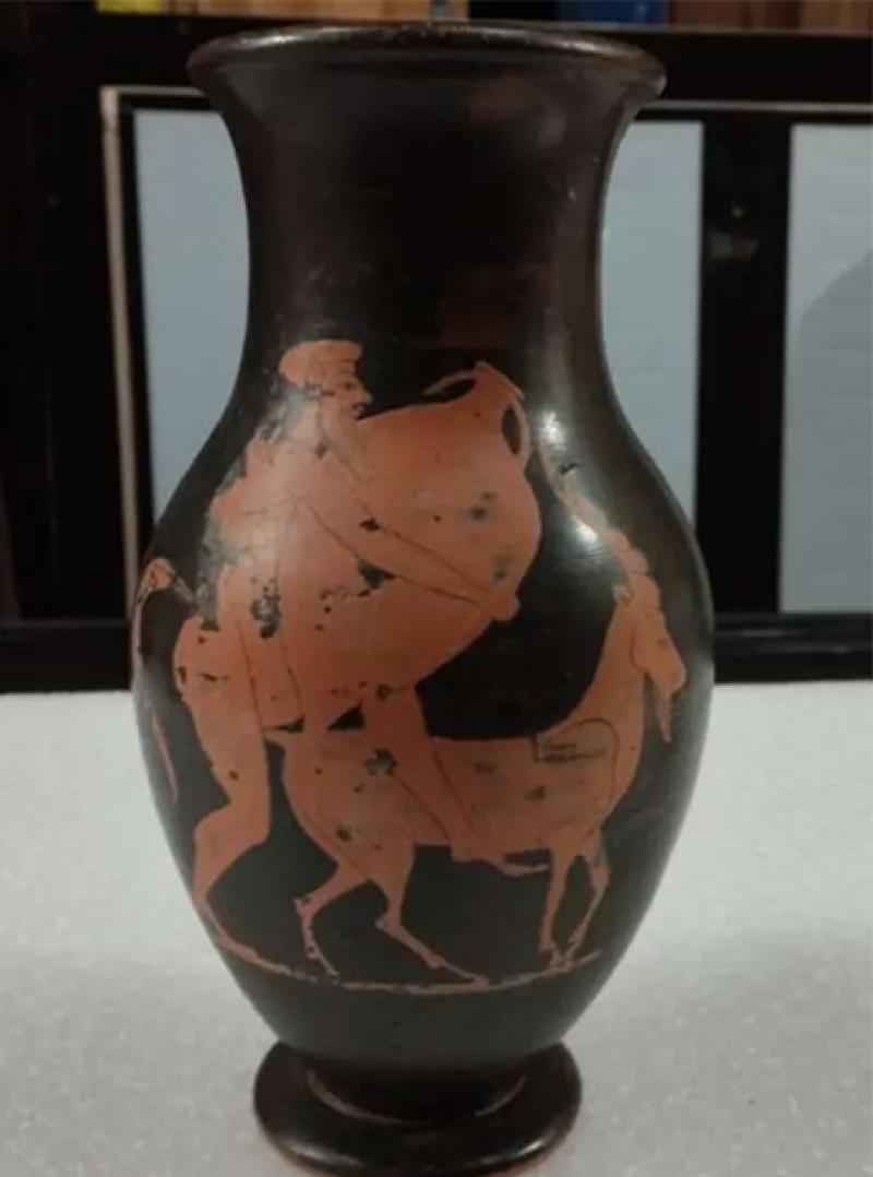 Vase grec antique dessins contrefaçons