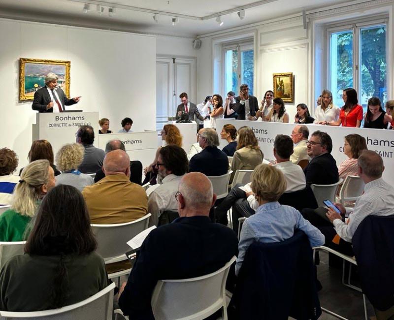 Vue de la vente de la collection Alain Delon par Bonhams Cornette de Saint Cyr le 27 juin 2023. © Bonhams Cornette de Saint Cyr