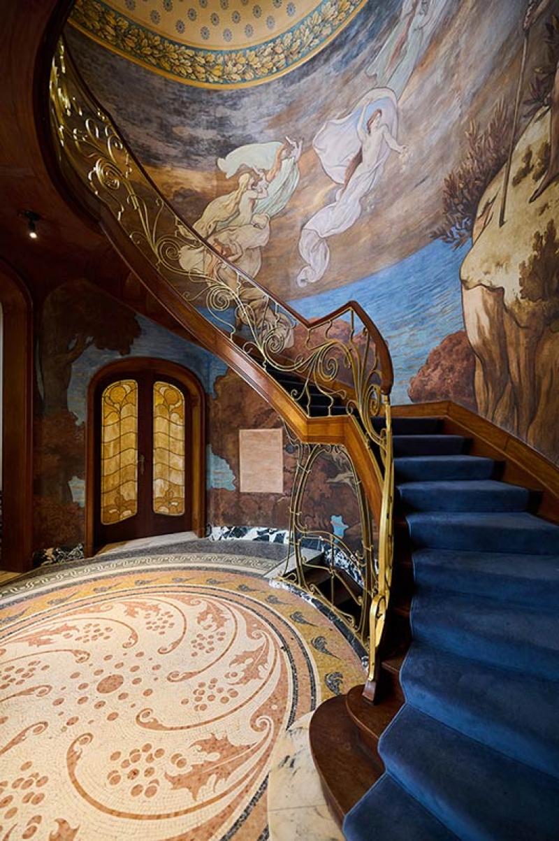 Intérieur de la Maison Hannon : escalier conçu par Fernand Brunfaut (1886-1972) et fresque de Paul Baudoüin (1844-1931), Saint Gilles, Belgique © Grégory De Leuuw