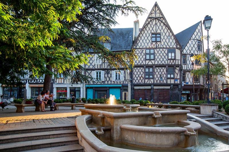 La place Gordaine à Bourges. © Zairon, 2018, CC BY-SA 4.0