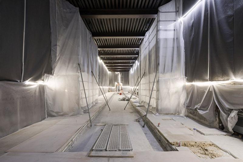 Phase 1 du Projet Minerve visant à la transformation du Musée de l'armée : protections sur les peintures murales de la Salle Vauban. © Thierry Ardouin / OPPIC