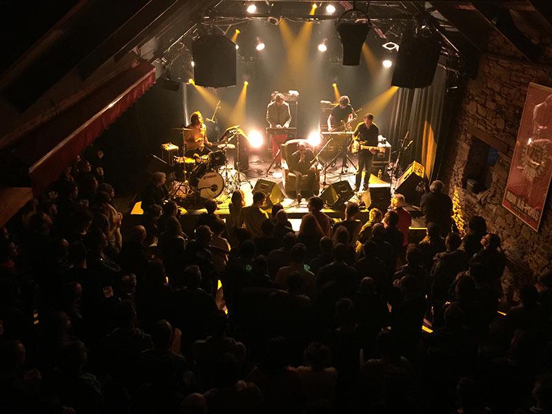 Concert de Poni Hoax à Run Ar Puñs, à Châteaulin dans le Finistère. © Run Ar Puns