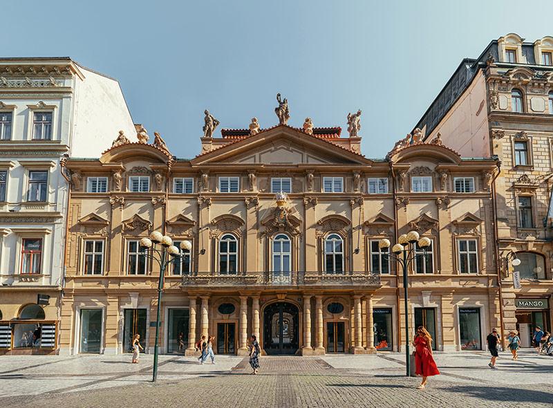 Le Palais Savarin à Prague, qui accueille le nouveau musée Mucha. © Crestyl