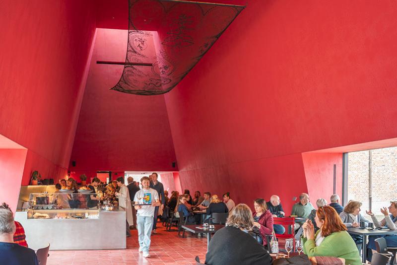 Le café du musée Abby à Courtrai, lieu de détente et d'échanges. © Abby Museum/Ville de Courtrai