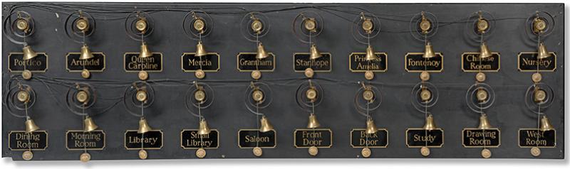 Downton Abbey Bell Wall (mur de cloches) adjugé pour 245 000 euros. © Bonhams
