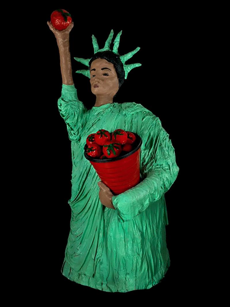 Ouvriers agricoles d'Immokalee, Statue de la liberté portant des tomates, 2000, papier mâché. © Smithsonian