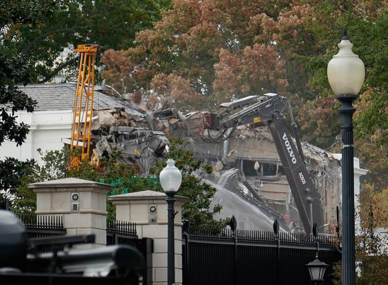 Chantier de démolition de l'aile Est de la Maison Blanche. © Sizzlipedia, 2025, CC BY-SA 4.0