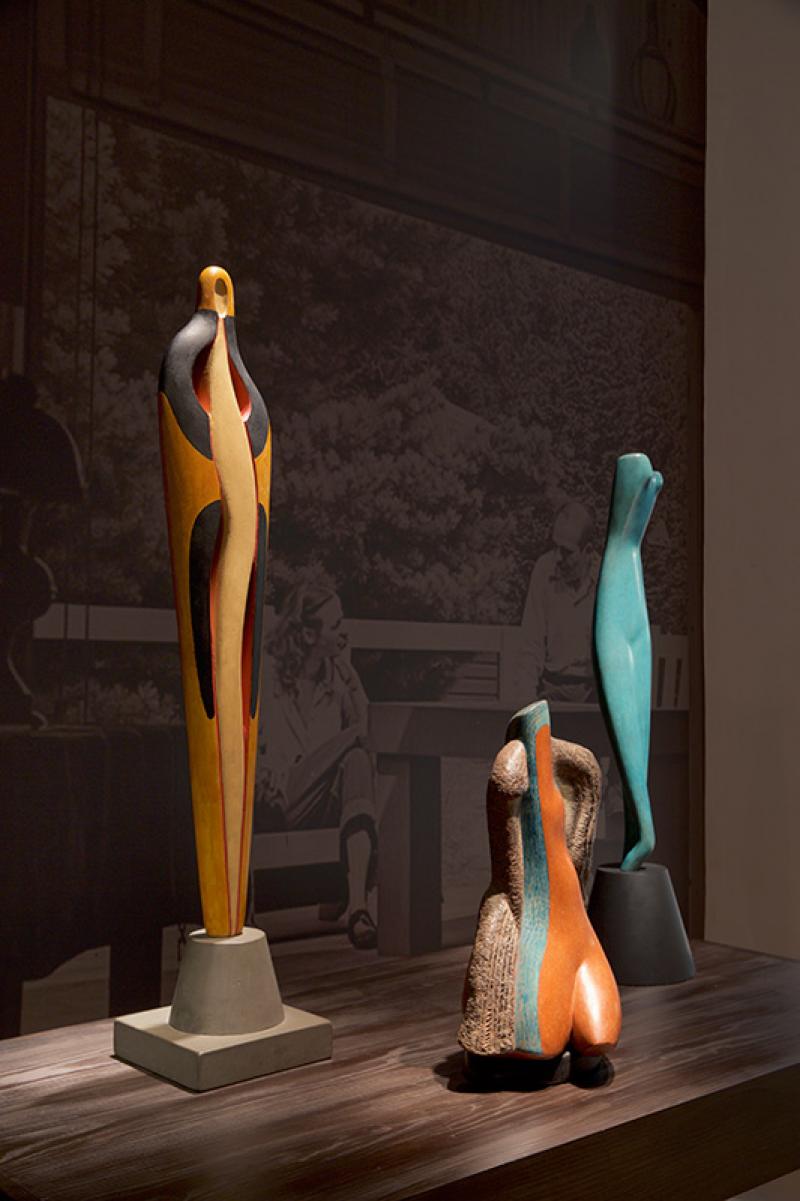 Vue de l'exposition « Alexander Archipenko, les années américaines » à la Galerie Le Minotaure. © Estate of Alexander Archipenko © Adagp Paris 2025