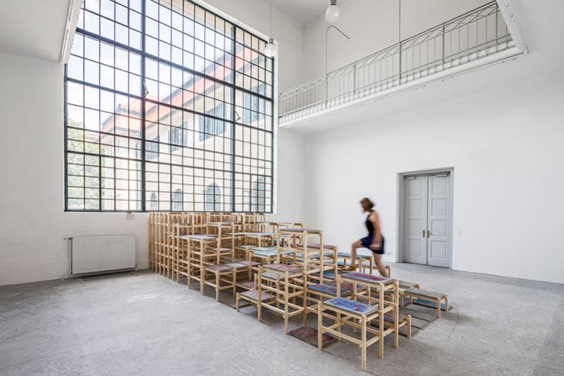 Pauline Debrichy, Sur-la-pointe-des-pieds, 2019. L'artiste belge vit et travaille à Vienne depuis des années, la visite de son studio est au programme de la Vienna Art Week dans le cadre d'Open Studio Days. © Leonhard-Hilzensauer © Adagp Paris 2025