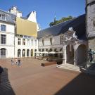 Toit-façade doré de l'architecte Yves Lion, Musée des Beaux-Arts de Dijon. - Crédit :  Photo François Jay