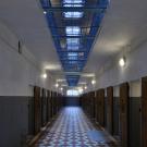Couloir desservant les cellules de la prison de Montluc. - Crédit : Bertrand Pichene, 2021