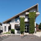 L'ancienne bibliothèque des Sciences, réalisée par André Jacqmain, aujourd'hui Musée L, de Louvain-la-Neuve. 